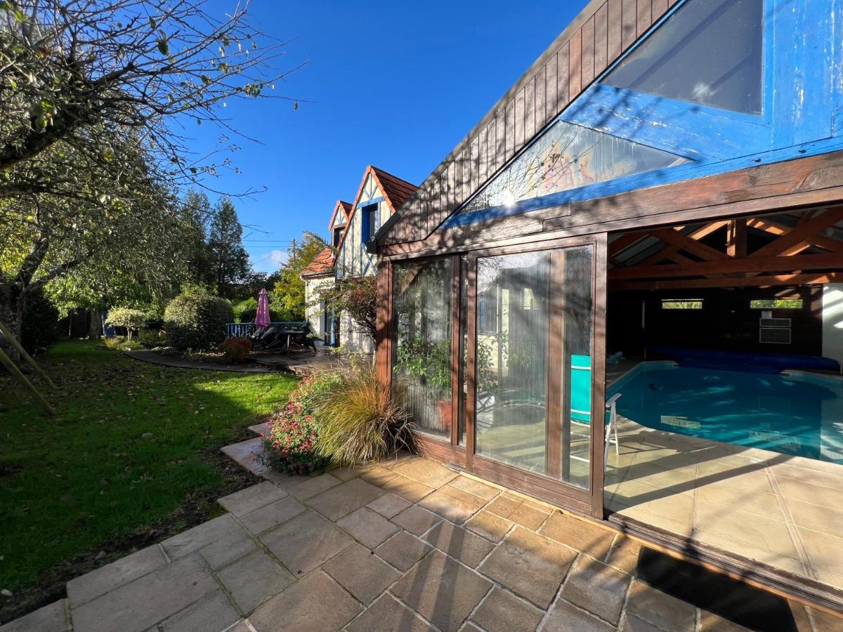 Maison Avec Piscine Et Sauna à Hébergement de vacances